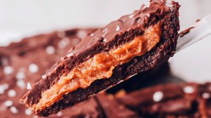 Шоколадный тарт с соленой карамелью