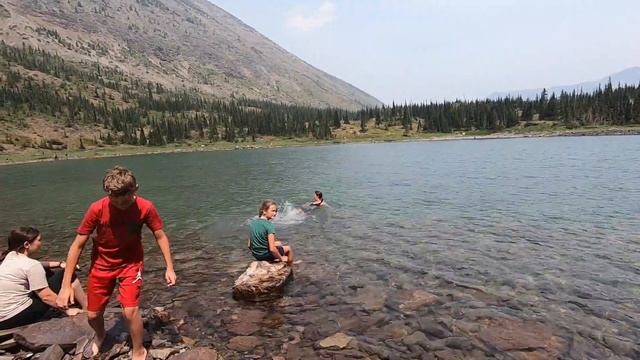 Отдых в Горах с друзьми красивые места канада смотреть онлайн