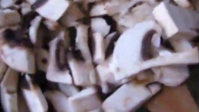 Картофель в горшочках с грибами - сытный постный вегетерианский рецепт