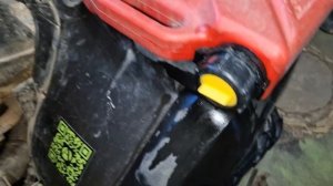 у квадра появился запах бензина, в чем причина