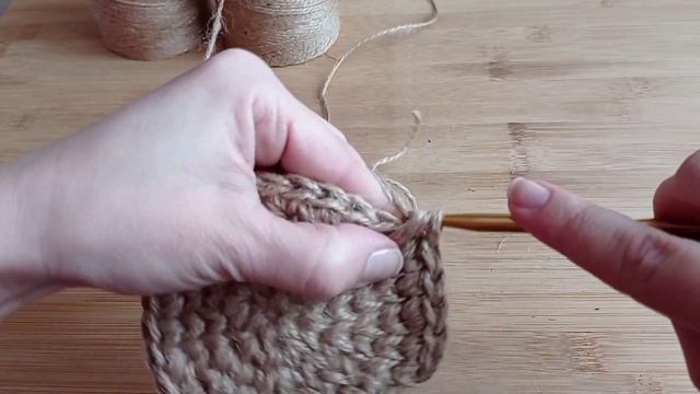 Такую корзинку вы еще не вязали! Эффектный и красивый узор для корзины.