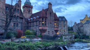 Stroll through Dean Village in Edinburgh, one of the most charming villages in Scotland ?