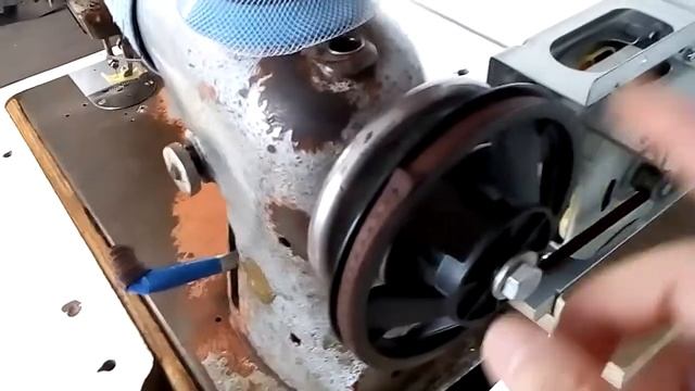 Я ШОРНИК!... Меняем двигатель на швейной машине и шье"м кожу) смотреть онлайн