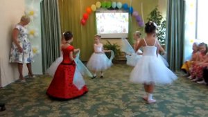 Хореографическая группа "Антре" танцует  под вальс Е.Доги