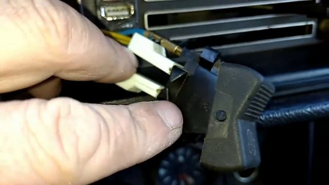 Не работает моторчик на печке ВАЗ 2107.