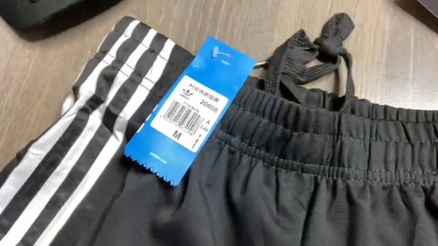 Обзор шорт Adidas Adibreak на клепках лучший выбор в магазине Gorilla Shop! смотреть онлайн