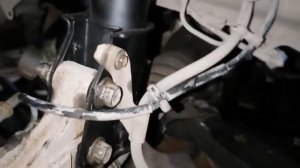 Шевроле Каптива 2007год. Замена стоек зад, перед, втулки стаб, сайлендблок перед рычага, подкрылки.