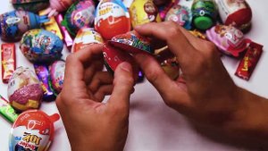 Открываем сюрпризы Kinder Surprise  Киндеры и Свитбоксы  로보카 폴리