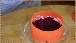 Салат из свёклы... Праздничный салат с баночкой сардин (иваси). Подробный видео рецепт.