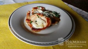 Отбивные из курицы в сметанно-чесночном соусе