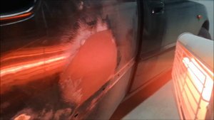 Ремонт двери, удаление вмятины, работа спотером, покраска , полировка