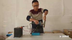 подключаем три лампочки по 100вт