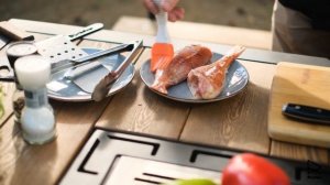 Как готовить мясо / рыбу на газовом и угольном гриле. Гриль-стол Аляска.