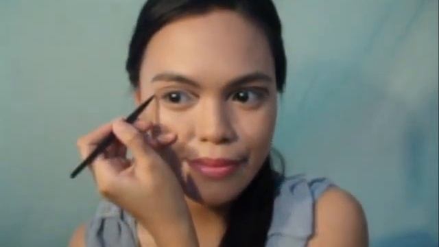 Twiggy 1960's Makeup Tutorial смотреть онлайн