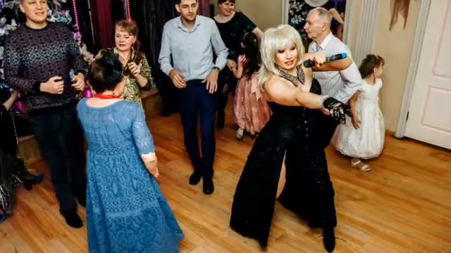 Музыкальный сюрприз для мамы смотреть онлайн