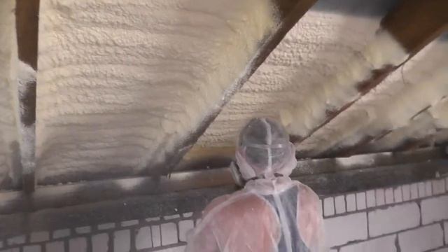 Утепление пенополиуретаном ППУ мансарды в Тольятти и  Самарской области
