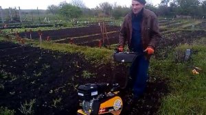 Вспашка мотокультиватором.