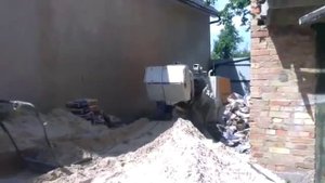 Механизированная стяжка пола песчано-цементным раствором