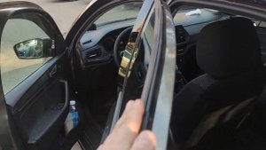 Колхозный тюнинг(установка дифлекторов на окна). Новый Фольксваген Поло 2021.