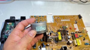 Лазерный принтер HP laserjet 1000 на запчасти.Что там интересненького?