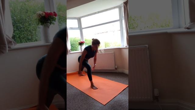 Cурья Намаскар вариация с проработкой плечей смотреть онлайн