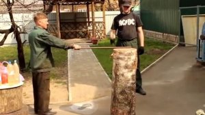 Тестовая рубка медной трубки кованой шашкой производителя "Назаров и Калибр"