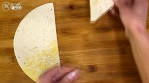 Конвертики-треугольники из лаваша с начинкой из курицы
