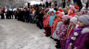 Российский Дед Мороз в Костроме зажигает огни Ёлки