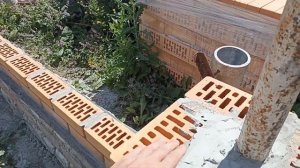 ИЗ КИРПИЧА И РАСТВОРА ВЫШЕЛ ЗАБОР!!!