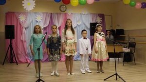 "Солнечная песня". Мы словно маленькие солнечные зайчики.