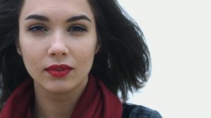 К чему снится  старуха. Целовать незнакомку.  К чему снится  черноволосая женщина. Красавица во сне
