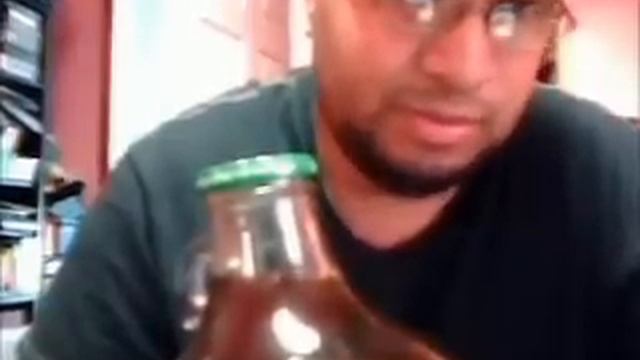 How to make Dit da jow or a herbal liniment смотреть онлайн