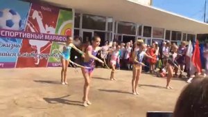 Красивый танец гимнасток