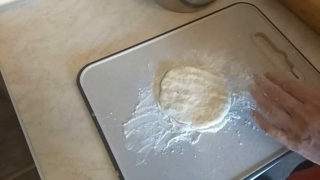 Треугольные пирожки с начинкой из капусты