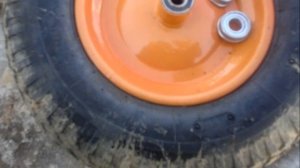 Замена подшипников на садовой тачке. ВЕЧНЫЕ. Рекомендую к просмотру.