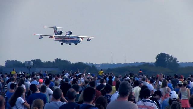Самолёт-амфибия Бе-200 на МАКС - 2019. смотреть онлайн