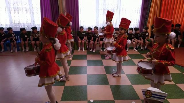 Церемониальный отряд барабанщиц