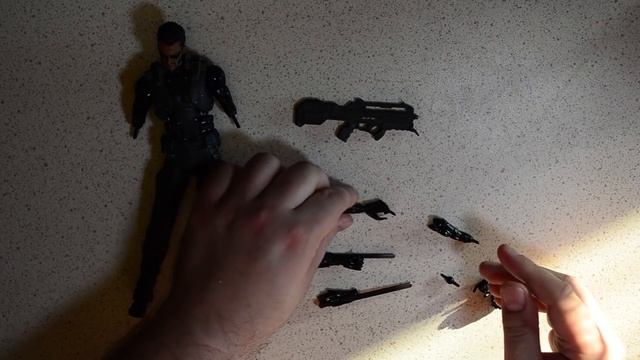 Распаковка Deus Ex: Human Revolution - Collector's Edition с фигуркой Адама Дженсена смотреть онлайн