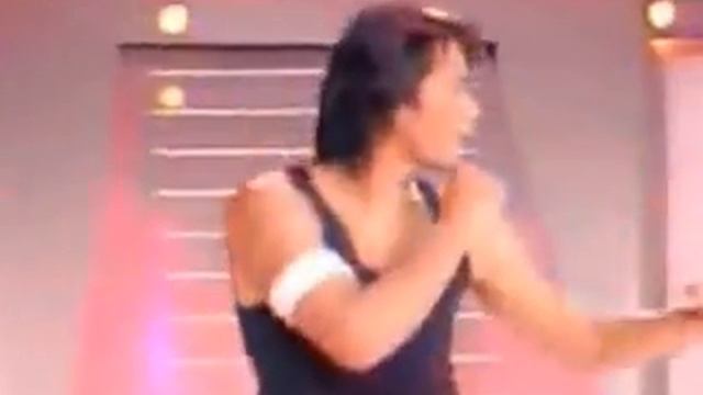 Тонни Джаа на сцене ! смотреть онлайн