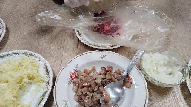 Сельдь в ёлочной игрушке( сельдь под шубой) Вы ещё успеете его сделать