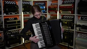 ? Аккордеон "Юпитер-4" полный диапазон в облегченном корпусе. Идеально для девушек.