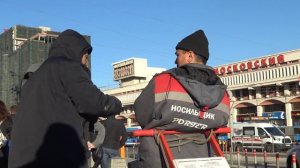 ПЕРЕОДЕЛСЯ В БОМЖА И ПРОВЕРИЛ ЛЮДЕЙ НА ЖАДНОСТЬ СОЦИАЛЬНЫЙ ЭКСПЕРИМЕНТ, ПРАНК.ЧАСТЬ 2