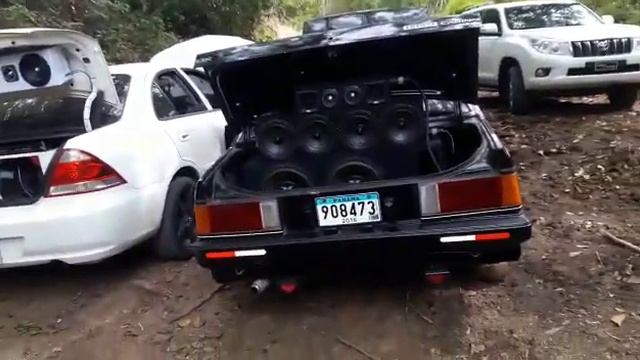 Nissan Almera vs Toyota Cresida Car Audio by alexamperios смотреть онлайн