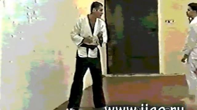 Круговые удары коленом. смотреть онлайн