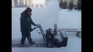 Механизированная уборка снега. Снегоуборщик Murray. Вишневая горка.