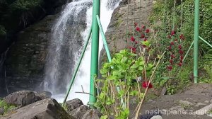 Крутой водопад Золотоносец в Абхазии