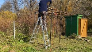 Доделываем дровяник в деревне