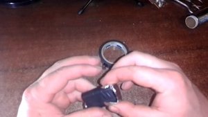 Как сделать фонарик, который будет на одних баторейках светить больше года.