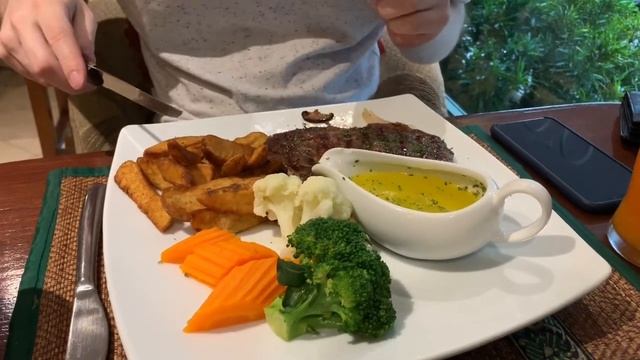 Паттайя: Большой Будда, ночной город и странные продукты смотреть онлайн