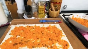 Штрудель из теста фило с тыквой, изюмом и орехами